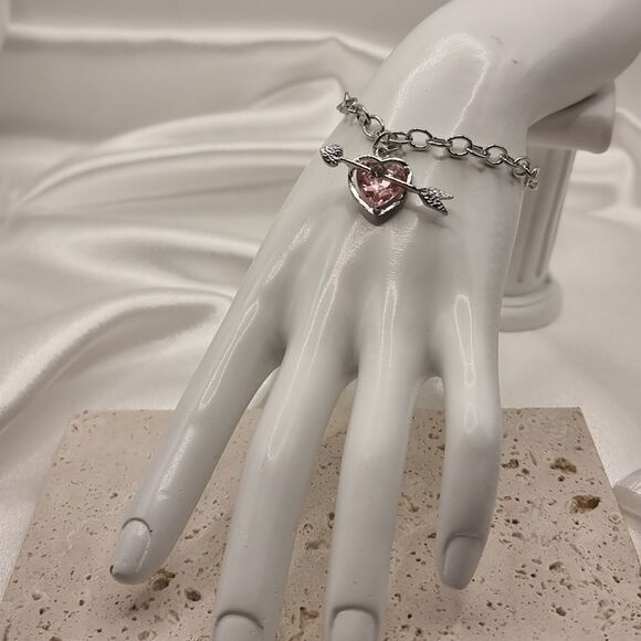 New FREE PEOPLE Pink rhinestone heart bracelet CROSS MY HEART - Picture 1 of 8